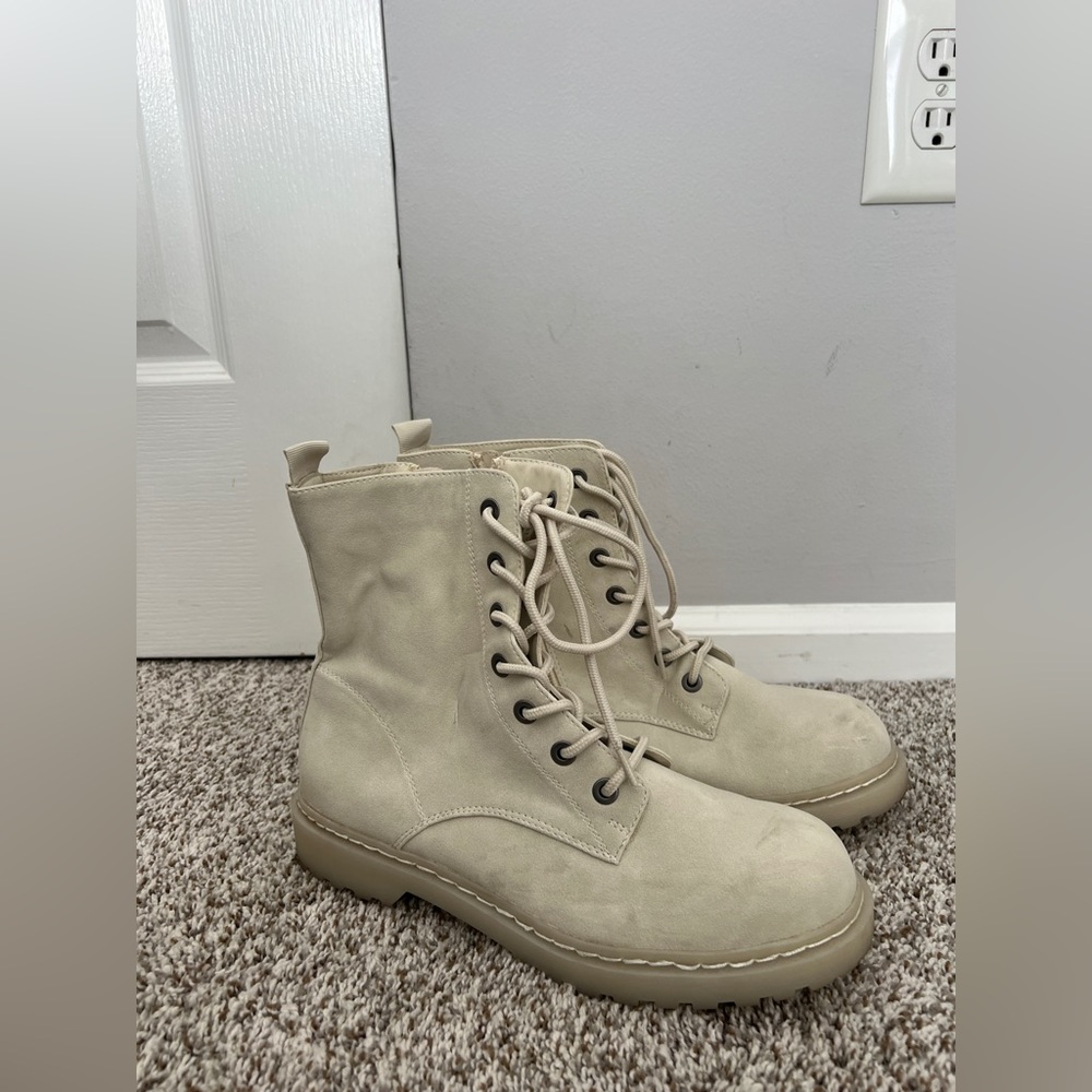 American Eagle Outfitters Beige Lace-Up Combat Boots
